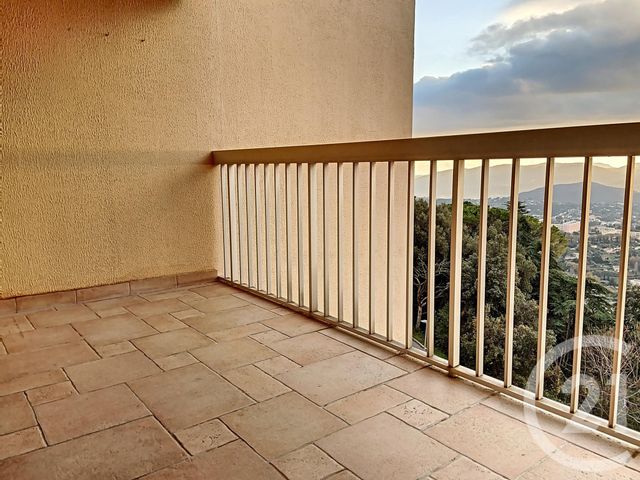 Appartement F2 à louer - 2 pièces - 48 m2 - Grasse - 06 - PROVENCE-ALPES-COTE-D-AZUR