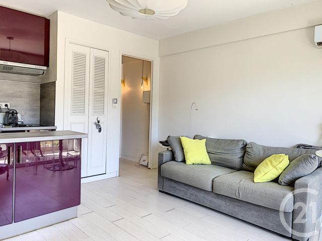 Afficher la photo en grand Appartement F1 à vendre - 1 pièce - 22 m2 - LE CANNET - 06 - PROVENCE-ALPES-COTE-D-AZUR