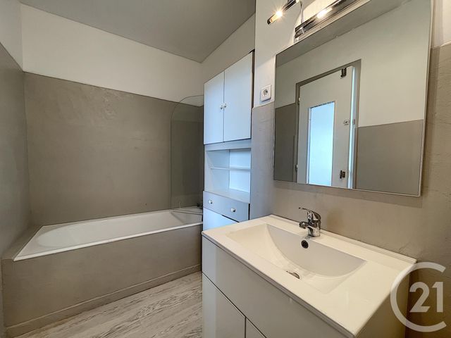 Afficher la photo en grand Appartement F2 à vendre - 2 pièces - 44,31 m2 - GRASSE - 06 - PROVENCE-ALPES-COTE-D-AZUR