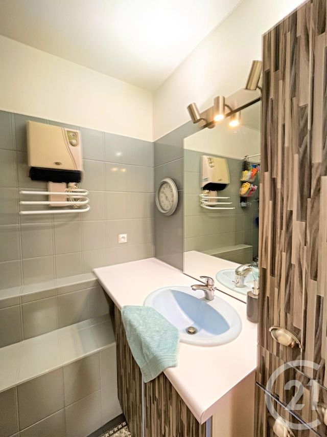 Afficher la photo en grand Appartement à vendre - 4 pièces - 93,19 m2 - GRASSE - 06 - PROVENCE-ALPES-COTE-D-AZUR