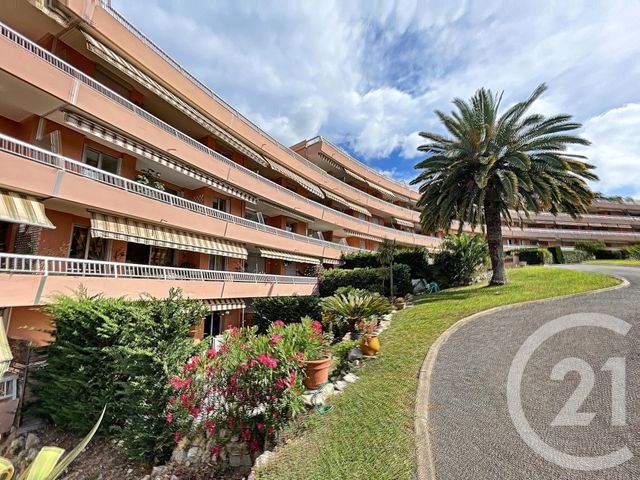 Afficher la photo en grand Appartement à vendre - 4 pièces - 93,19 m2 - GRASSE - 06 - PROVENCE-ALPES-COTE-D-AZUR