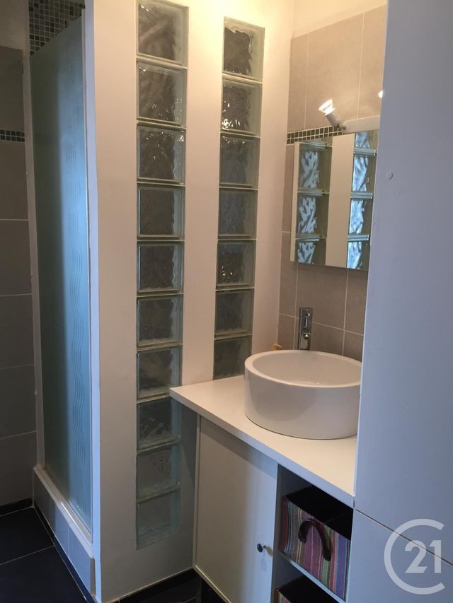 Afficher la photo en grand Appartement F3 à louer - 3 pièces - 54 m2 - GRASSE - 06 - PROVENCE-ALPES-COTE-D-AZUR