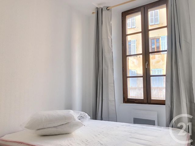 Afficher la photo en grand Appartement à louer - 3 pièces - 41,82 m2 - GRASSE - 06 - PROVENCE-ALPES-COTE-D-AZUR