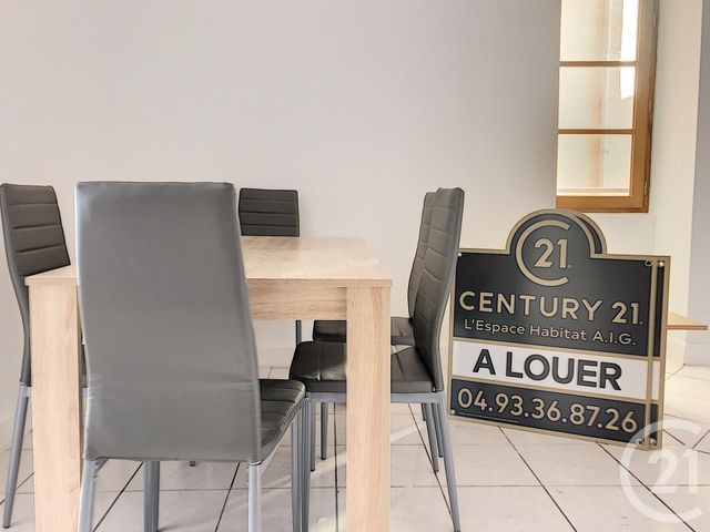 Afficher la photo en grand Appartement à louer - 3 pièces - 41,82 m2 - GRASSE - 06 - PROVENCE-ALPES-COTE-D-AZUR