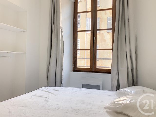 Afficher la photo en grand Appartement à louer - 3 pièces - 41,82 m2 - GRASSE - 06 - PROVENCE-ALPES-COTE-D-AZUR