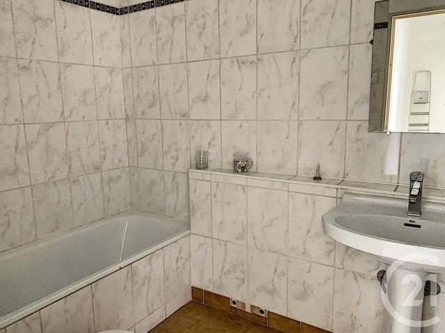 Afficher la photo en grand Appartement F2 à vendre - 2 pièces - 44,41 m2 - GRASSE - 06 - PROVENCE-ALPES-COTE-D-AZUR