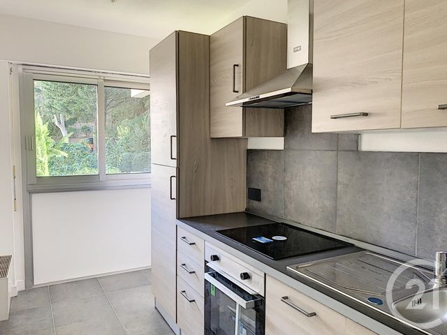 Afficher la photo en grand Appartement F2 à vendre - 2 pièces - 44,41 m2 - GRASSE - 06 - PROVENCE-ALPES-COTE-D-AZUR