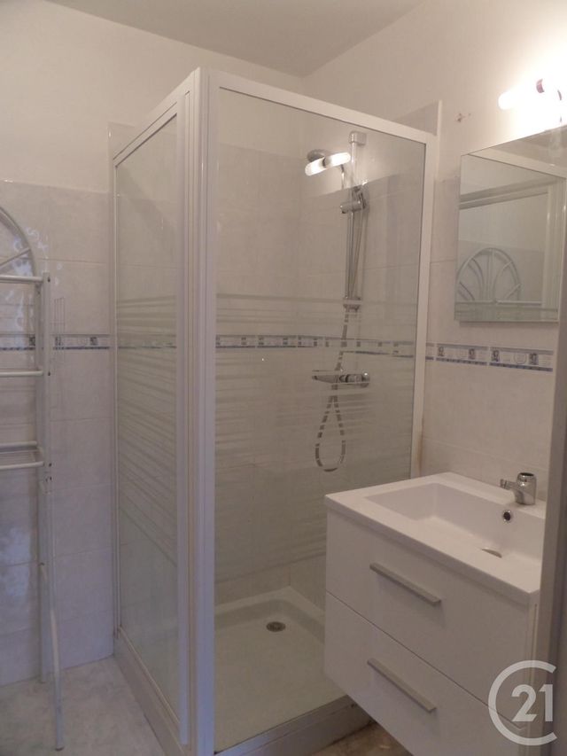 Afficher la photo en grand Appartement F2 à louer - 2 pièces - 41,23 m2 - CABRIS - 06 - PROVENCE-ALPES-COTE-D-AZUR