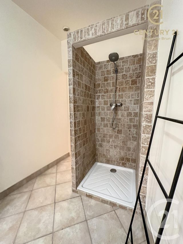 Appartement F2 à louer - 2 pièces - 68,66 m2 - Grasse - 06 - PROVENCE-ALPES-COTE-D-AZUR