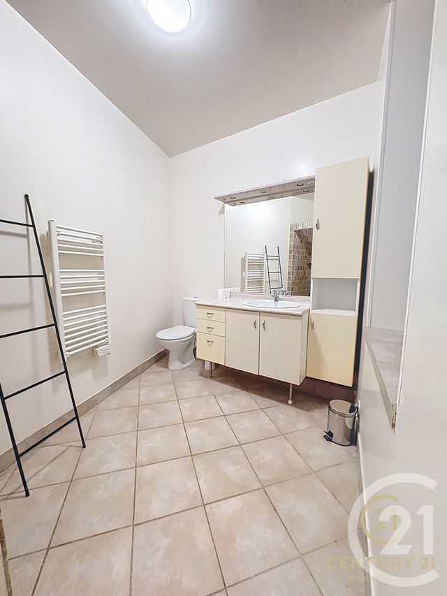 Appartement F2 &agrave; louer - 2 pi&egrave;ces - 68,66 m2 - Grasse - 06 - PROVENCE-ALPES-COTE-D-AZUR