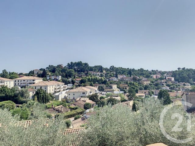 Appartement F4 &agrave; louer - 4 pi&egrave;ces - 78,01 m2 - Grasse - 06 - PROVENCE-ALPES-COTE-D-AZUR