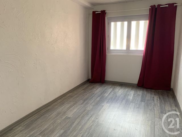 Appartement F4 &agrave; louer - 4 pi&egrave;ces - 78,01 m2 - Grasse - 06 - PROVENCE-ALPES-COTE-D-AZUR