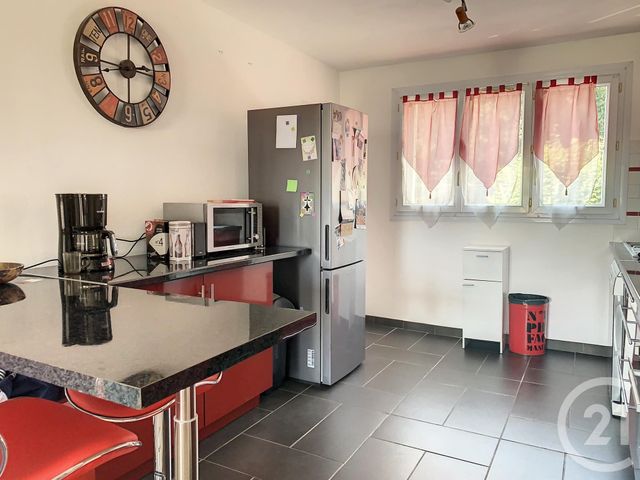 Appartement F4 &agrave; louer - 4 pi&egrave;ces - 78,01 m2 - Grasse - 06 - PROVENCE-ALPES-COTE-D-AZUR