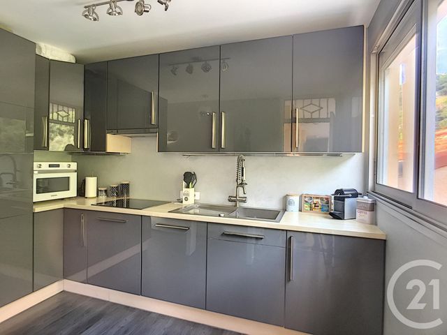 Appartement F1 &agrave; louer - 1 pi&egrave;ce - 26,05 m2 - Grasse - 06 - PROVENCE-ALPES-COTE-D-AZUR