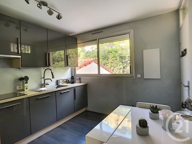 Appartement F1 &agrave; louer - 1 pi&egrave;ce - 26,05 m2 - Grasse - 06 - PROVENCE-ALPES-COTE-D-AZUR