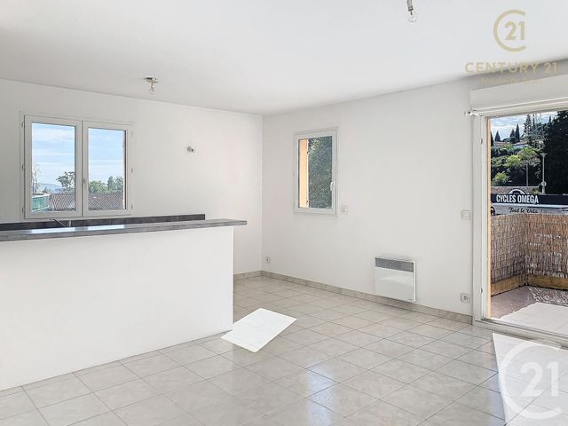 Appartement F3 &agrave; louer - 3 pi&egrave;ces - 64,35 m2 - Grasse - 06 - PROVENCE-ALPES-COTE-D-AZUR