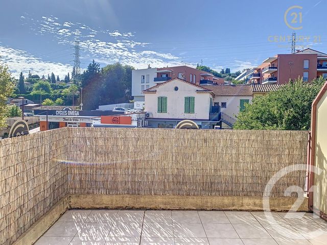 Appartement F3 &agrave; louer - 3 pi&egrave;ces - 64,35 m2 - Grasse - 06 - PROVENCE-ALPES-COTE-D-AZUR