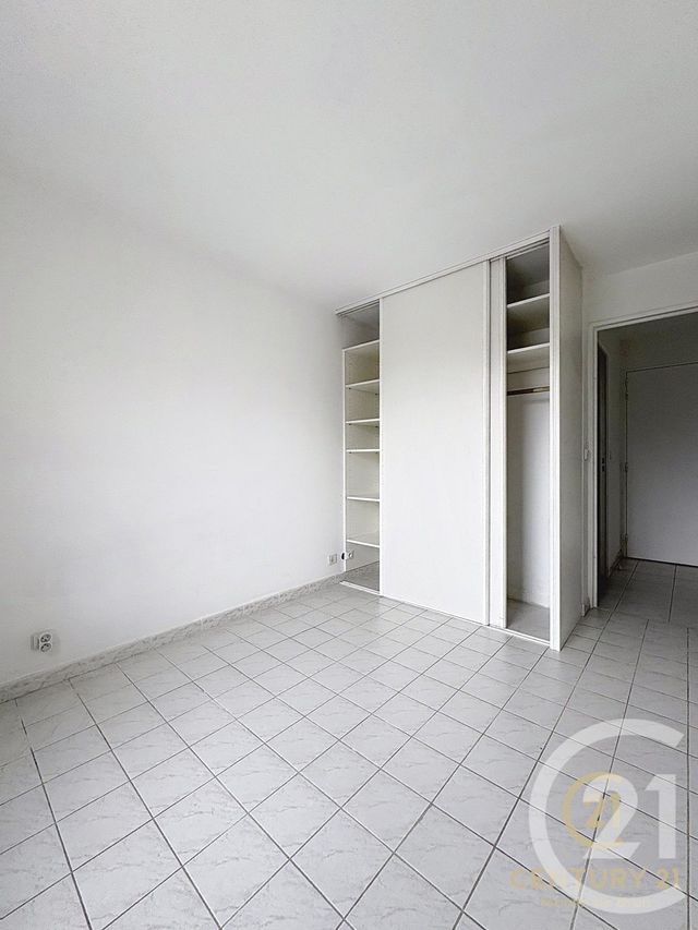 Appartement F2 &agrave; louer - 2 pi&egrave;ces - 46 m2 - Grasse - 06 - PROVENCE-ALPES-COTE-D-AZUR