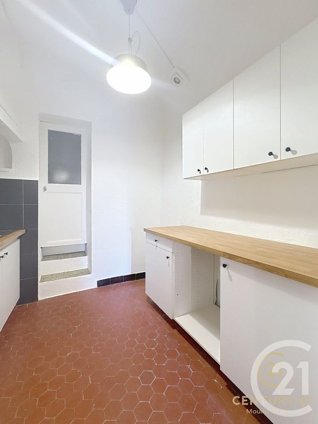 Appartement F2 &agrave; louer - 2 pi&egrave;ces - 42,77 m2 - Grasse - 06 - PROVENCE-ALPES-COTE-D-AZUR