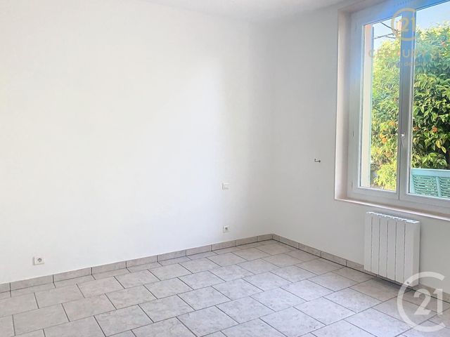 Appartement F3 &agrave; louer - 3 pi&egrave;ces - 56,42 m2 - Grasse - 06 - PROVENCE-ALPES-COTE-D-AZUR