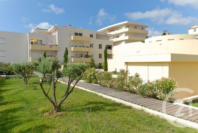 Appartement F2 &agrave; louer - 2 pi&egrave;ces - 36,62 m2 - Grasse - 06 - PROVENCE-ALPES-COTE-D-AZUR
