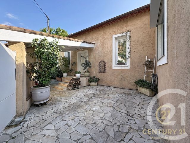 Appartement F3 &agrave; louer - 3 pi&egrave;ces - 98,47 m2 - Grasse - 06 - PROVENCE-ALPES-COTE-D-AZUR