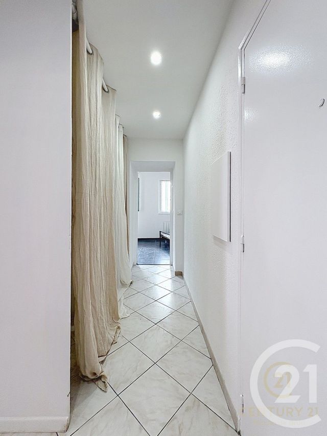 Appartement F2 bis &agrave; louer - 3 pi&egrave;ces - 58,14 m2 - Grasse - 06 - PROVENCE-ALPES-COTE-D-AZUR