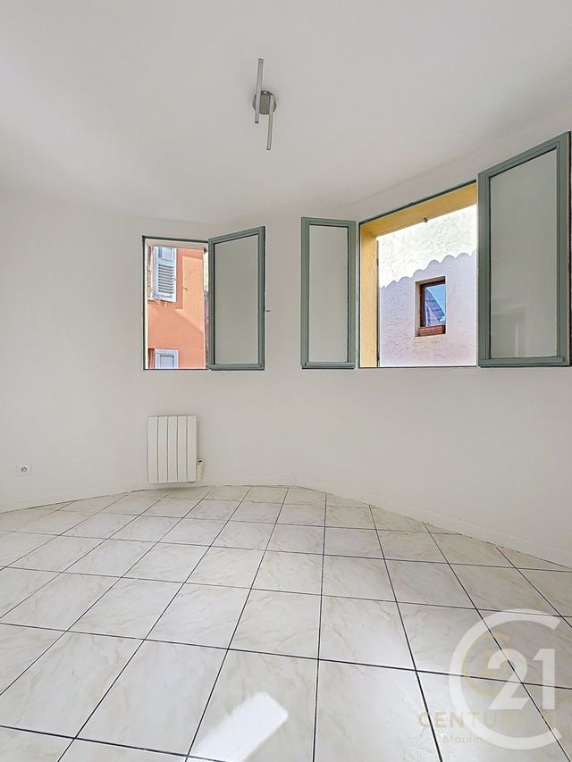 Appartement F2 bis &agrave; louer - 3 pi&egrave;ces - 58,14 m2 - Grasse - 06 - PROVENCE-ALPES-COTE-D-AZUR