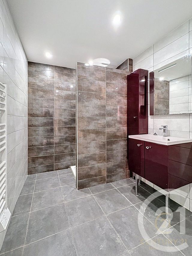 Appartement F2 bis &agrave; louer - 3 pi&egrave;ces - 58,14 m2 - Grasse - 06 - PROVENCE-ALPES-COTE-D-AZUR