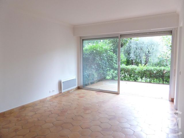 Appartement F1 &agrave; louer - 1 pi&egrave;ce - 27,52 m2 - Grasse - 06 - PROVENCE-ALPES-COTE-D-AZUR