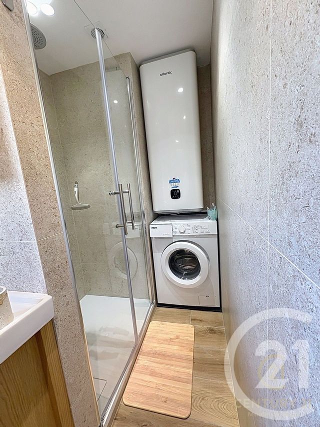 Appartement F3 &agrave; louer - 3 pi&egrave;ces - 56,30 m2 - Grasse - 06 - PROVENCE-ALPES-COTE-D-AZUR