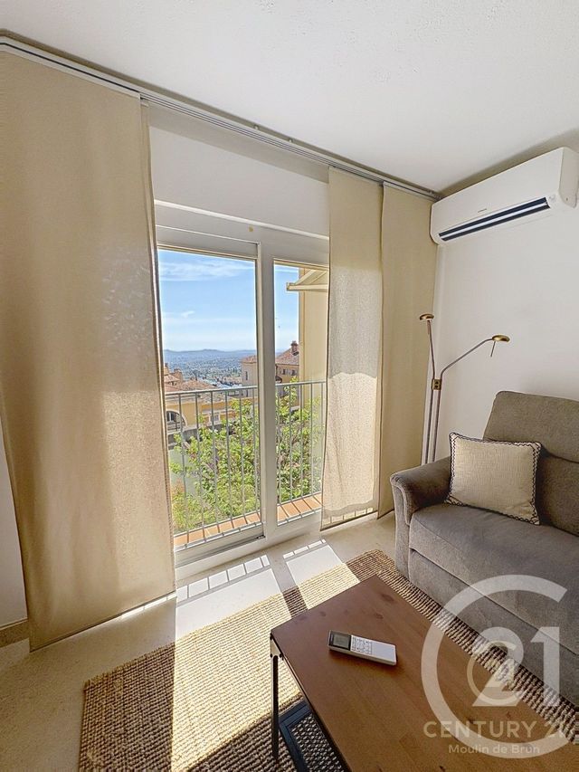 Appartement F3 &agrave; louer - 3 pi&egrave;ces - 56,30 m2 - Grasse - 06 - PROVENCE-ALPES-COTE-D-AZUR