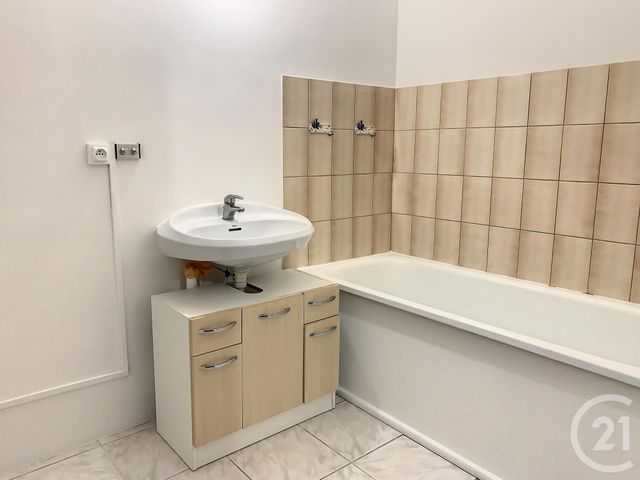 Appartement F4 &agrave; louer - 4 pi&egrave;ces - 73,47 m2 - Mouans Sartoux - 06 - PROVENCE-ALPES-COTE-D-AZUR