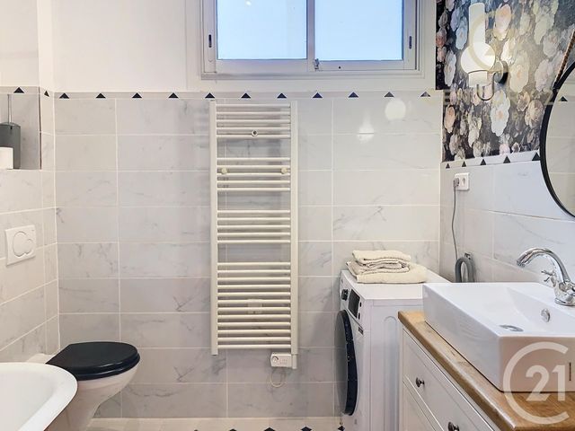 Appartement F3/4 &agrave; louer - 3 pi&egrave;ces - 78,29 m2 - Grasse - 06 - PROVENCE-ALPES-COTE-D-AZUR