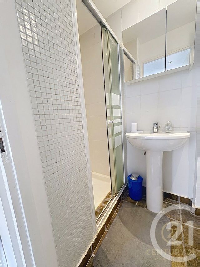 Appartement F1 &agrave; louer - 1 pi&egrave;ce - 25,51 m2 - Grasse - 06 - PROVENCE-ALPES-COTE-D-AZUR