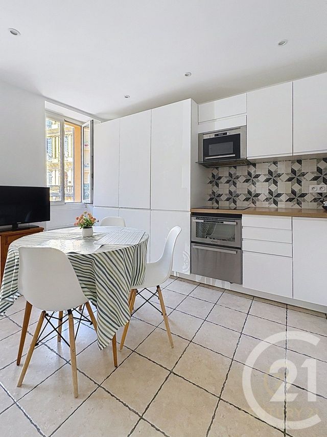 Appartement F1 &agrave; louer - 1 pi&egrave;ce - 25,51 m2 - Grasse - 06 - PROVENCE-ALPES-COTE-D-AZUR