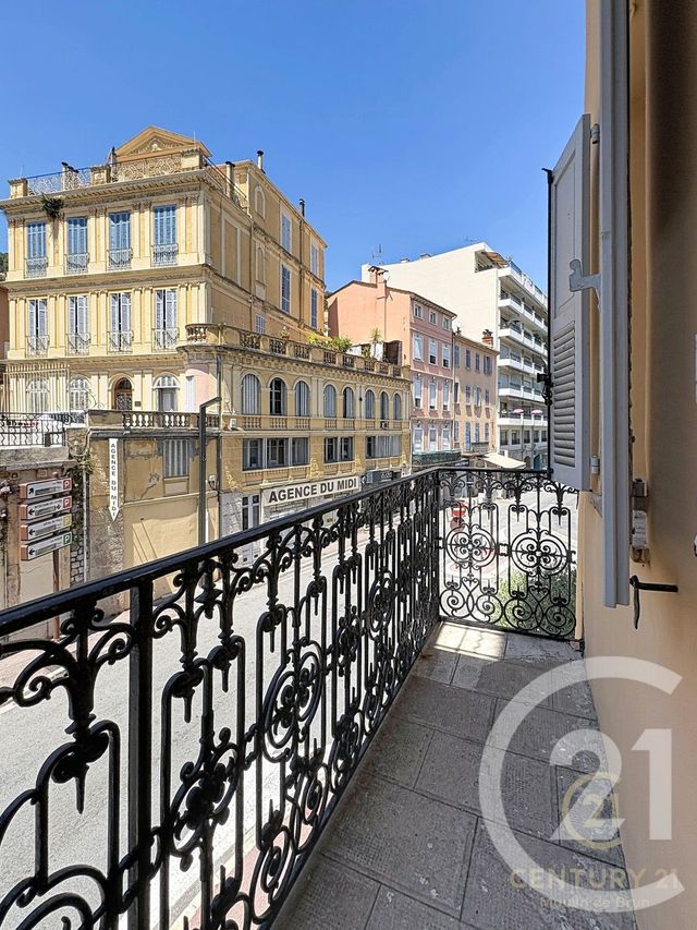 Appartement F1 &agrave; louer - 1 pi&egrave;ce - 25,51 m2 - Grasse - 06 - PROVENCE-ALPES-COTE-D-AZUR
