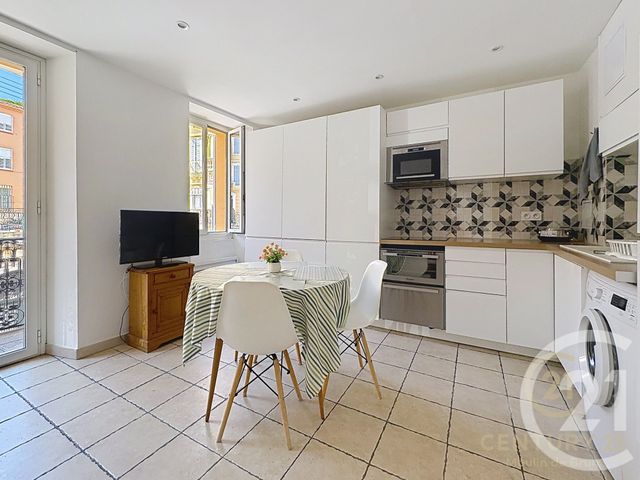 Appartement F1 &agrave; louer - 1 pi&egrave;ce - 25,51 m2 - Grasse - 06 - PROVENCE-ALPES-COTE-D-AZUR