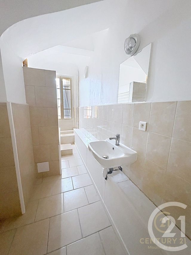 Appartement F3 &agrave; louer - 3 pi&egrave;ces - 72,42 m2 - Grasse - 06 - PROVENCE-ALPES-COTE-D-AZUR