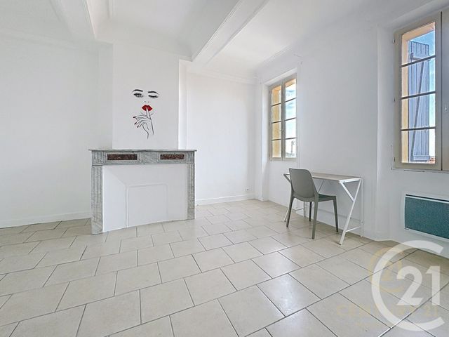 Appartement F3 &agrave; louer - 3 pi&egrave;ces - 72,42 m2 - Grasse - 06 - PROVENCE-ALPES-COTE-D-AZUR