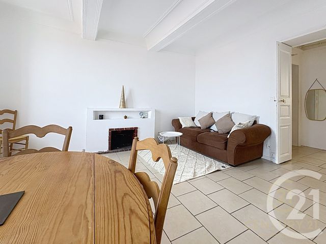 Appartement F3 &agrave; louer - 3 pi&egrave;ces - 72,42 m2 - Grasse - 06 - PROVENCE-ALPES-COTE-D-AZUR