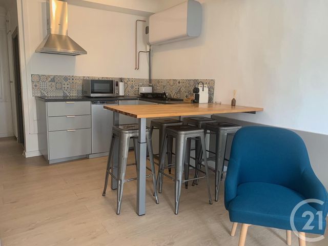 Appartement F3 &agrave; louer - 3 pi&egrave;ces - 45,75 m2 - Grasse - 06 - PROVENCE-ALPES-COTE-D-AZUR