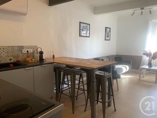 Appartement F3 &agrave; louer - 3 pi&egrave;ces - 45,75 m2 - Grasse - 06 - PROVENCE-ALPES-COTE-D-AZUR