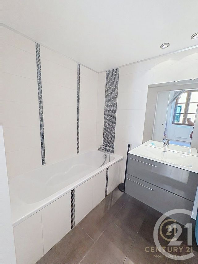 Appartement F3 &agrave; louer - 3 pi&egrave;ces - 77,83 m2 - Grasse - 06 - PROVENCE-ALPES-COTE-D-AZUR