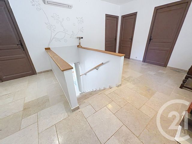 Maison &agrave; louer - 4 pi&egrave;ces - 131,27 m2 - Chateauneuf Grasse - 06 - PROVENCE-ALPES-COTE-D-AZUR
