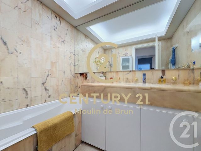 Appartement F2 &agrave; vendre - 2 pi&egrave;ces - 52,29 m2 - Grasse - 06 - PROVENCE-ALPES-COTE-D-AZUR