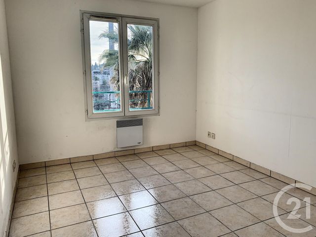 Appartement F3 &agrave; louer - 3 pi&egrave;ces - 66 m2 - Grasse - 06 - PROVENCE-ALPES-COTE-D-AZUR