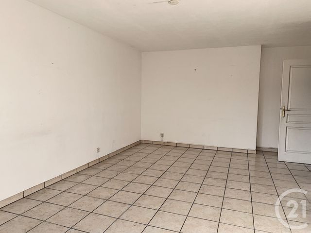 Appartement F3 &agrave; louer - 3 pi&egrave;ces - 66 m2 - Grasse - 06 - PROVENCE-ALPES-COTE-D-AZUR