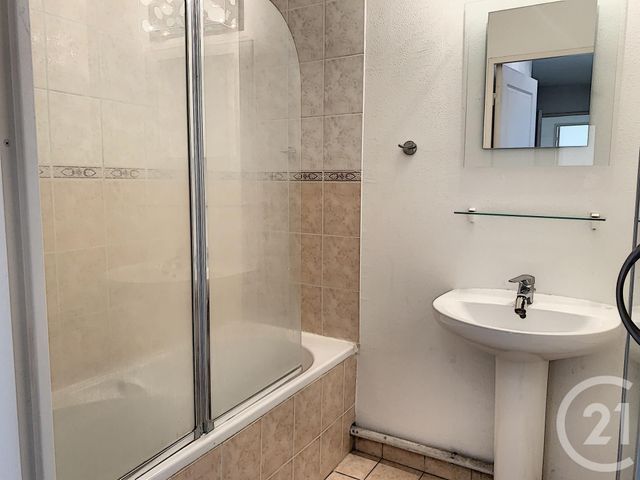 Appartement F3 &agrave; louer - 3 pi&egrave;ces - 66 m2 - Grasse - 06 - PROVENCE-ALPES-COTE-D-AZUR