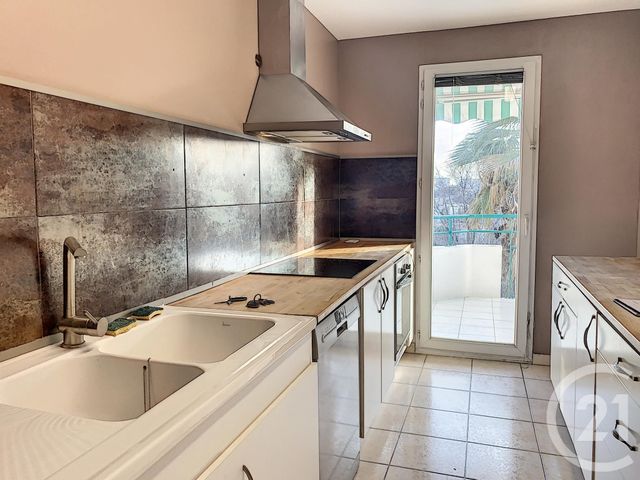 Appartement F3 &agrave; louer - 3 pi&egrave;ces - 66 m2 - Grasse - 06 - PROVENCE-ALPES-COTE-D-AZUR